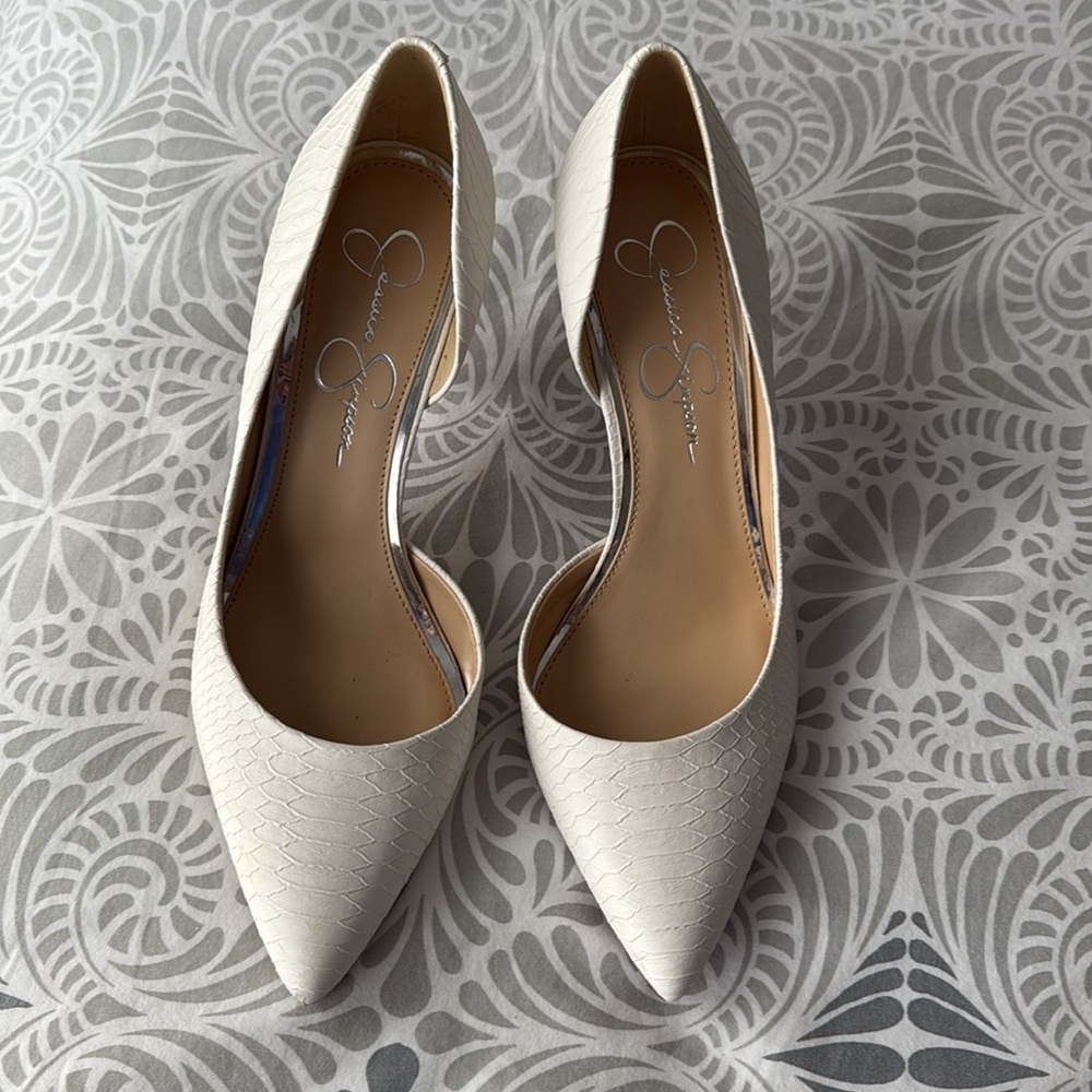 Jessica Simpson White Textured Heels sz 9 - Picture 3 of 4